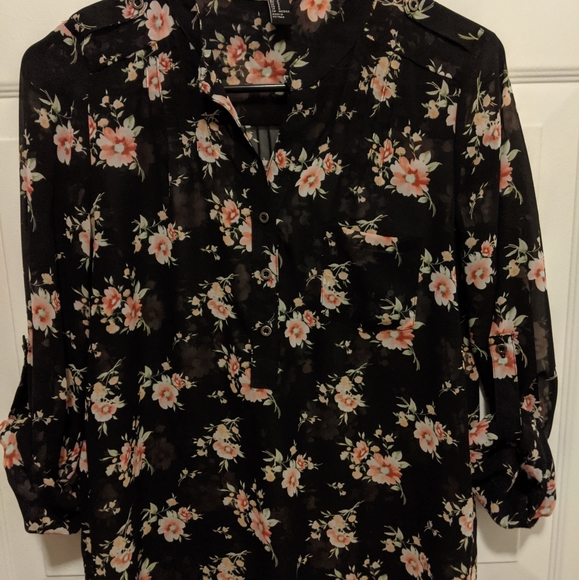Forever 21 Sheer Button Down Top - Picture 2 of 6